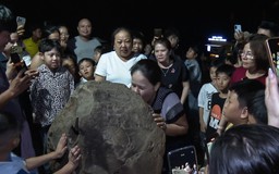 Kỳ lạ hòn đá 300 kg ở Quảng Ngãi: Thổi vào lỗ nhỏ, phát tiếng tù và