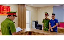 Khởi tố 3 đối tượng bán sách điện tử tiếng Anh lậu