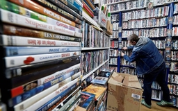 Muốn lưu trữ phim lâu dài, nên chọn DVD hay ổ cứng?