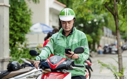 Chuyện nghề của những bác tài Grab tự tin chở khách quốc tế