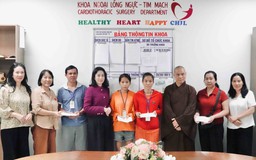 Những tờ biên lai viện phí mùa Phật đản khiến nhiều người xúc động