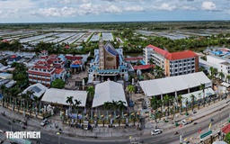 Dòng người hành hương về Tắc Sậy: Học cách sống tử tế từ linh mục Trương Bửu Diệp