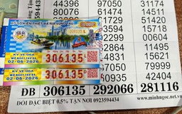 Mua 2 tờ vé số ủng hộ người bán dạo, trúng độc đắc xổ số miền Nam