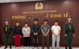 Công an TP.HCM triệt phá xưởng sản xuất hơn 23.000 đôi dép 'hàng hiệu' giả