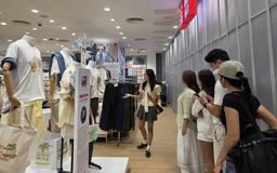 UNIQLO đầu tiên ở Đà Nẵng chưa khai trương đã hút khách đến chờ 'săn sale'