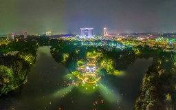 Ảnh dự thi: 50 năm thắp sáng thành phố