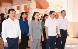 Phó chủ tịch nước dâng hương tưởng niệm các anh hùng liệt sĩ tại Tây Ninh