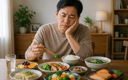 Ăn ít sau tuổi 40: Bác sĩ lý giải vì sao không nên xem nhẹ