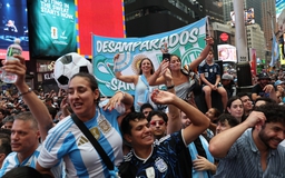 CĐV Argentina đông áp đảo khán giả Tây Ban Nha, chung kết World Cup nóng hơn ‘lửa’