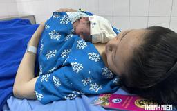Đề xuất tôn vinh gia đình 2 con gái: Người trẻ mong gì để dám sinh con?