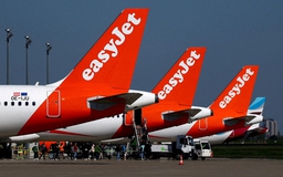 Ẩu đả trên không, máy bay easyJet buộc phải quay đầu