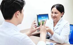 Bác sĩ cảnh báo nguy cơ đột quỵ từ trào lưu nắn chỉnh cột sống