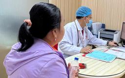 Ngất xỉu do thiếu máu, người phụ nữ suýt mất mạng vì biến chứng lupus ban đỏ