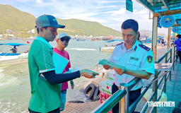 Mỗi ngày 10.000 khách ra vịnh Nha Trang, kiểm tra thế nào?