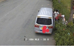 Vứt trộm rác từ ô tô, người đàn ông bị camera ghi hình và xử phạt