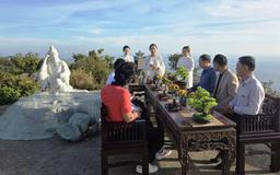 Ra mắt tour thưởng trà trên đỉnh Bàn Cờ, nơi tỉ phú Bill Gates từng ghé thăm