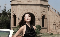 Cách phối đồ với vải lụa để tăng vẻ thanh lịch mà không bị 'dừ' Cách phối đồ với vải lụa để tăng vẻ thanh lịch mà không bị 'dừ'