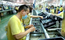 FDI tăng hơn 61%, công nghiệp chế biến chế tạo là 'thỏi nam châm' hút vốn ngoại