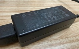 Vì sao những 'cục gạch' sạc laptop đang dần biến mất