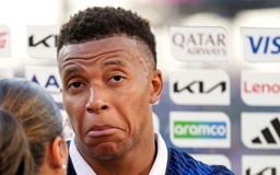 Mbappe thoát thẻ đỏ ngoạn mục vì… không che miệng, phát biểu gây sốc ‘Paraguay cứ nghĩ Pháp chơi đẹp cơ’