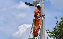 Cảm ơn 'những người đưa ánh sáng' đã luôn sát cánh cùng đất nước