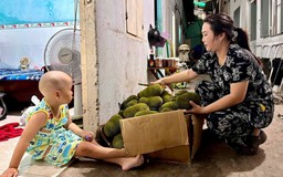 Xin giúp cậu bé 9 tuổi tập lại những bước đi