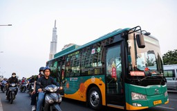 Toàn bộ taxi, xe buýt ở TP.HCM phải dùng năng lượng sạch năm 2030
