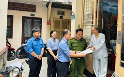 Chuyện về 'đội xung kích' chứng thực chữ ký tại nhà ở TP.HCM