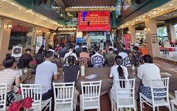 CSGT TP.HCM gặp chủ quán nhậu, cùng nhắc khách cách về nhà sau khi uống rượu bia