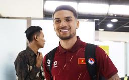 Đội tuyển Việt Nam đã đến Indonesia an toàn, sẵn sàng quyết đấu chủ nhà để giành vé bán kết