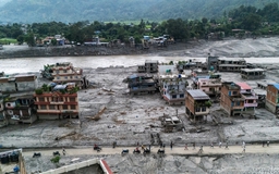 Số người chết do lũ quét tại Nepal gia tăng, Mỹ nâng mức cam kết viện trợ