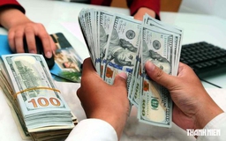 Giá USD hôm nay 5.8.2026: Ngân hàng tiếp tục giảm, đô la tự do đứng yên