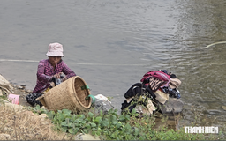 Lũ qua gần 1 năm, dân miền núi vẫn khát nước sạch