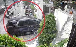 Bất chấp nhà trường cấm, phụ huynh lái ô tô vào trường tiểu học gây bức xúc