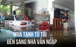 Nước chưa rút sau một đêm mưa lớn, đến sáng nhiều nhà dân ở TP.HCM vẫn ngập sâu