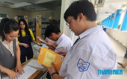 TP.HCM bắt đầu phát sách giáo khoa, trường có đủ, trường đến tháng 10