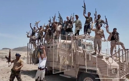 Ông Trump nói Houthi đề nghị Mỹ không can thiệp xung đột