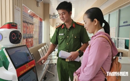 Thủ tục hành chính ở TP.HCM 'lên đời': Rô bốt AI 'chia lửa'