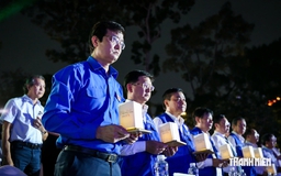 Xúc động lễ tưởng niệm nạn nhân mất vì dịch Covid-19 tại công viên Lý Thái Tổ