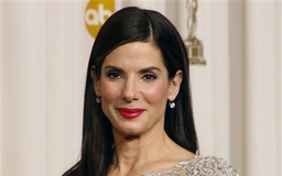 Sandra Bullock tiết lộ từng bị yêu cầu cởi đồ khi mới bước chân vào Hollywood Sandra Bullock tiết lộ từng bị yêu cầu cởi đồ khi mới bước chân vào Hollywood