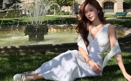 Tạm biệt gam màu an toàn với giày màu bạc để đôi chân thêm thon gọn