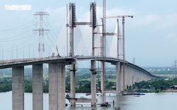Thảm bê tông nhựa cầu Phước Khánh, chờ nối thông cao tốc Bến Lức - Long Thành