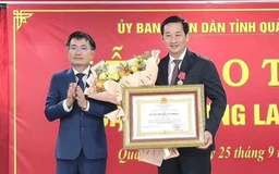 Giám đốc Sở Y tế tỉnh Quảng Ngãi nhận Huân chương Lao động hạng Ba Giám đốc Sở Y tế tỉnh Quảng Ngãi nhận Huân chương Lao động hạng Ba