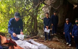 Từ lời kể của nhân chứng 75 tuổi, tìm thấy 2 hài cốt liệt sĩ trong hang đá ở Lào