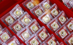 Giá vàng giảm mạnh, có 'thủng' 4.000 USD/ounce?