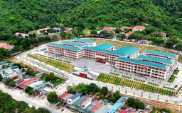 Ngôi trường 245 tỉ mang tên PETROVIETNAM trên biên cương Phong Thổ bước vào năm học mới Ngôi trường 245 tỉ mang tên PETROVIETNAM trên biên cương Phong Thổ bước vào năm học mới