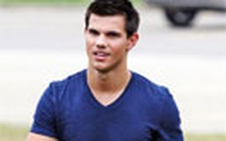 Tin đồn Taylor Lautner đồng tính là bịa đặt