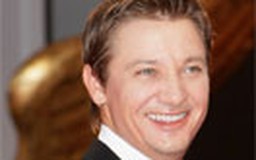 Jeremy Renner gặp nạn ở Thái Lan