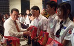 Công ty CP Vĩnh Tiến: 10 năm đồng hành cùng học bổng Nguyễn Đức Cảnh