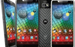 Motorola RAZR i "lên kệ" tại Anh